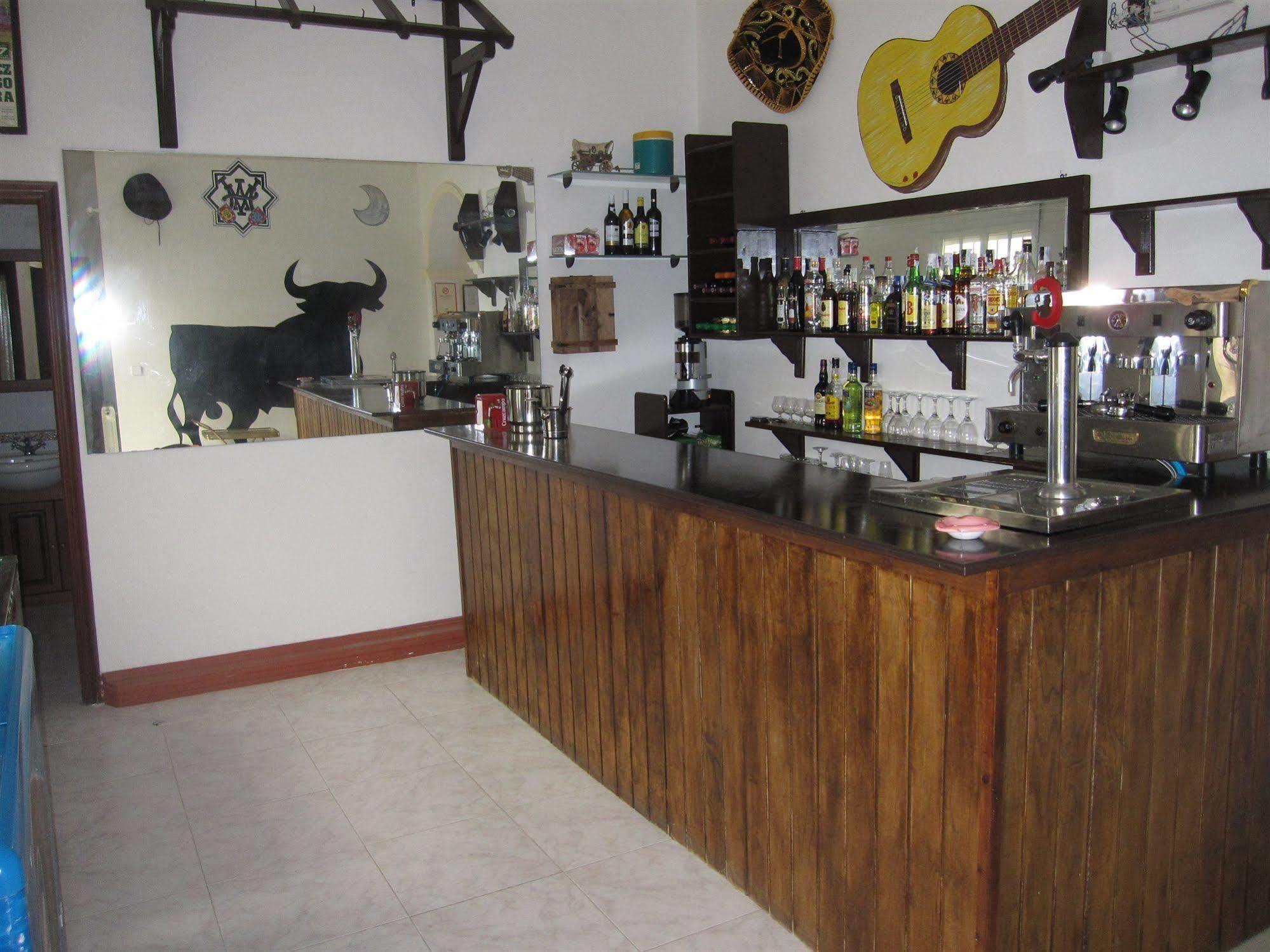 Hotel Venta De Abajo à El Castillo de las Guardas Extérieur photo